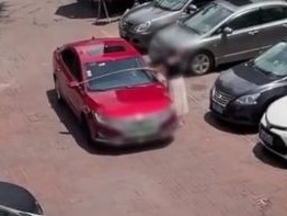 飙车挑衅警方，小伙的狂妄行为引发热议